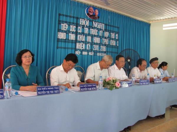 Chủ tịch UBND tỉnh Nguyễn Thị Thu Thủy tiếp xúc cử tri phường Hiệp Ninh, thành phố Tây Ninh trước kỳ họp thứ 15 