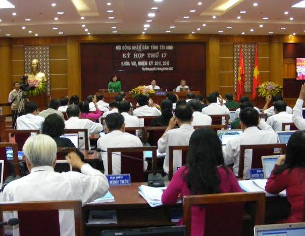HĐND tỉnh: Thông qua nghị quyết về dự toán ngân sách nhà nước năm 2016