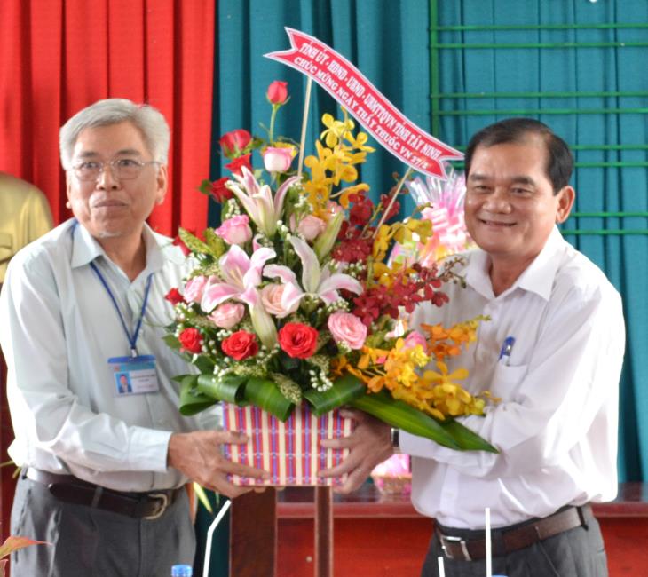 Ban Thường vụ Tỉnh ủy chỉ đạo: Ưu tiên đầu tư cho y tế dự phòng, y tế cơ sở, nhất là những vùng còn khó khăn