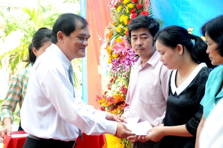 Kỷ niệm 130 năm Ngày Quốc tế lao động 1/5 và phát động “Tháng Công nhân” năm 2016