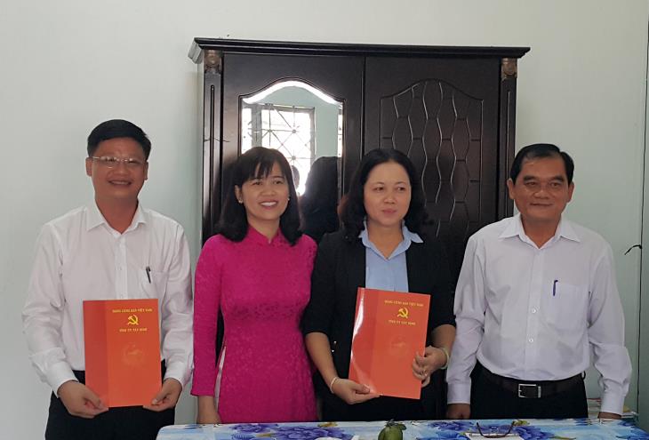 Bổ nhiệm Chánh Văn phòng Tỉnh ủy và Bí thư Đảng ủy Khối Doanh nghiệp tỉnh
