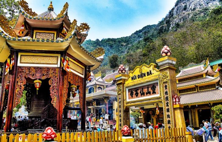 UBND tỉnh chỉ đạo chấn chỉnh công tác quản lý, tổ chức lễ hội, lễ kỷ niệm. 