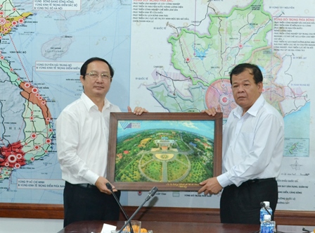 UBND tỉnh làm việc với Đại học Quốc gia Thành phố Hồ Chí Minh