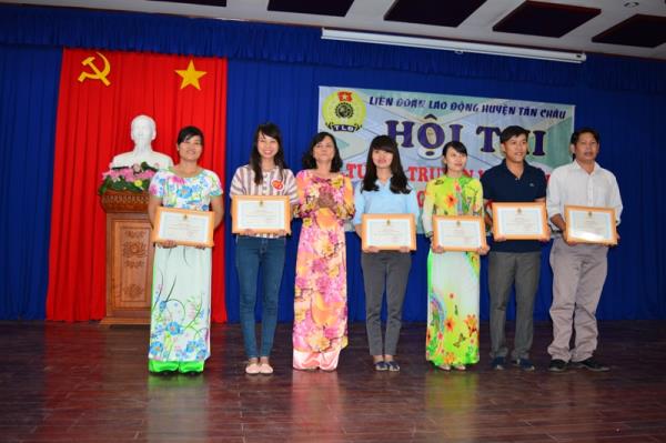 LĐLĐ huyện Tân Châu tổ chức hội thi tuyên truyền viên giỏi về an toàn giao thông năm 2015