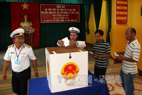 Cử tri phải tự mình đi bầu cử