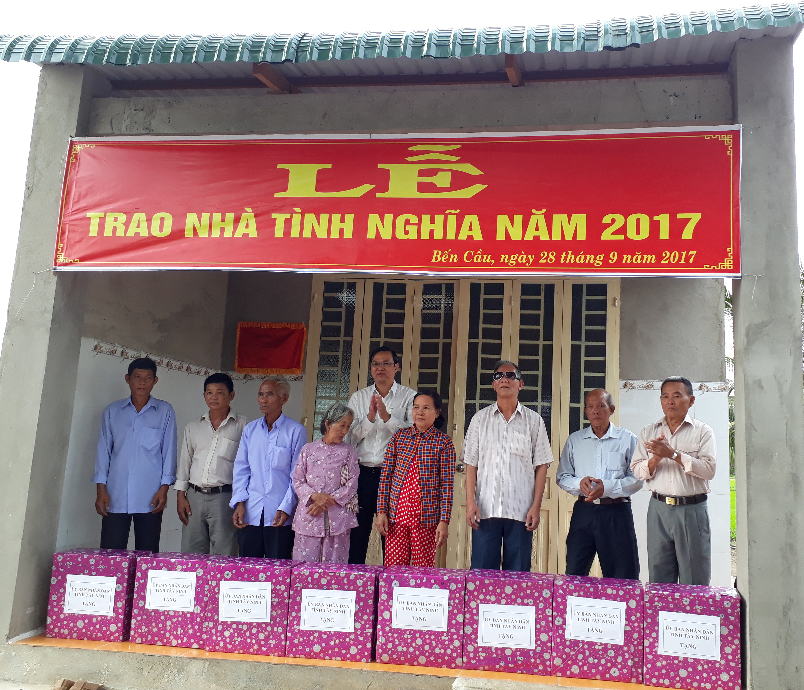 nhatinhnghia.jpg