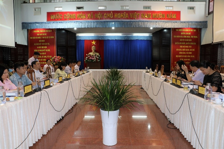 HaiHuyenHoaThanhVaTrangBang-1.jpg