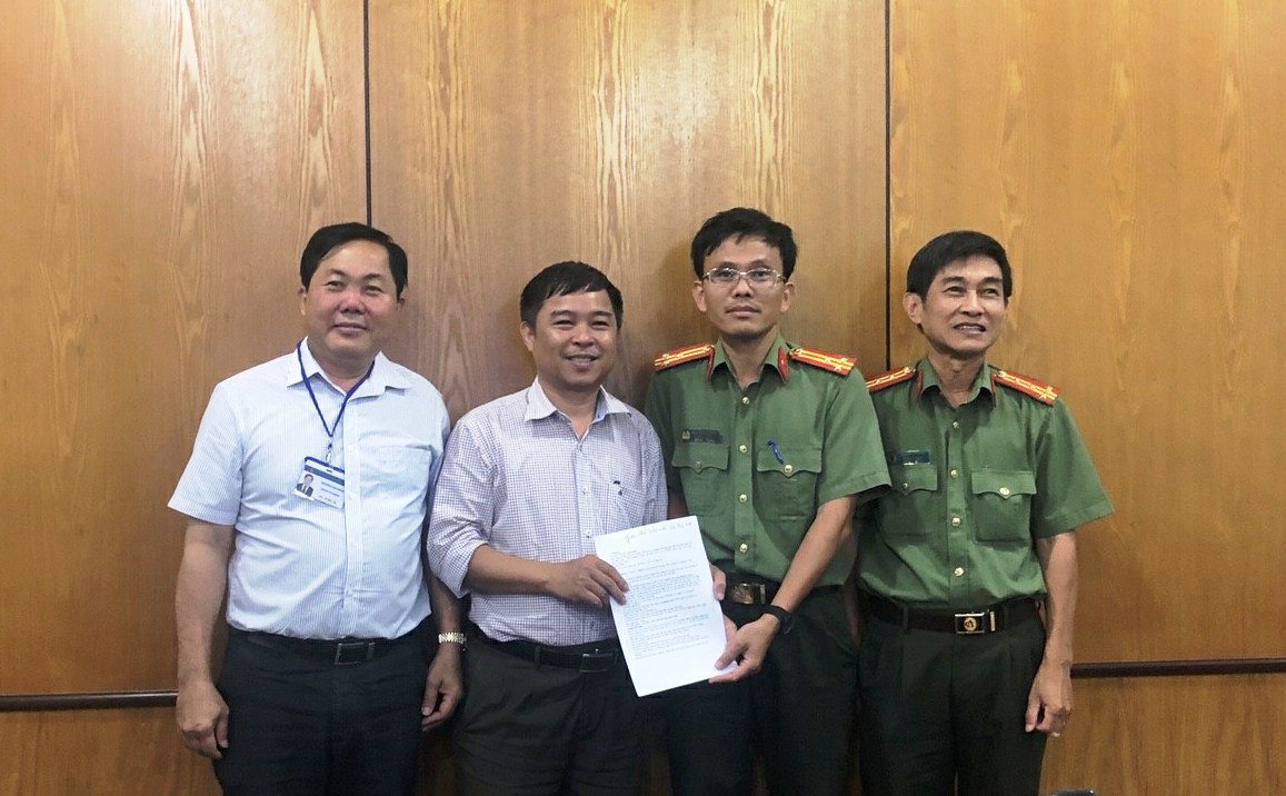 ban giao CSDL dan cu.jpg