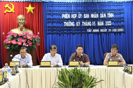 Phiên họp UBND tỉnh thường kỳ tháng 5/2023: cho ý kiến các nội dung phát triển kinh tế - xã hội trên địa bàn tỉnh