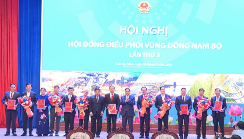 Hội nghị lần thứ 3 Hội đồng điều phối vùng Đông Nam bộ: triển khai Quy hoạch vùng Đông Nam Bộ thời kỳ 2021 -2030, tầm nhìn đến năm 2050