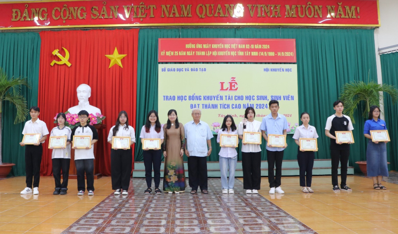 Tây Ninh tuyên dương những tấm gương học sinh, sinh viên tiêu biểu