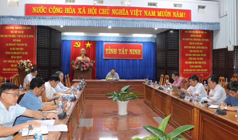 Khẩn trương giải quyết dứt điểm các vướng mắc trong triển khai thực hiện các dự án trọng điểm