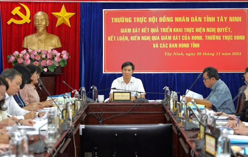 Tập trung triển khai, đảm bảo đưa Nghị quyết của HĐND tỉnh vào cuộc sống