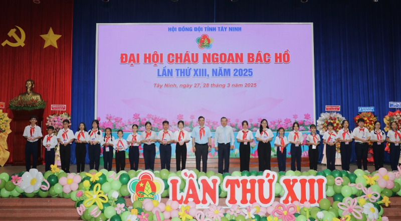 Tỏa sáng những bông hoa Cháu ngoan Bác Hồ