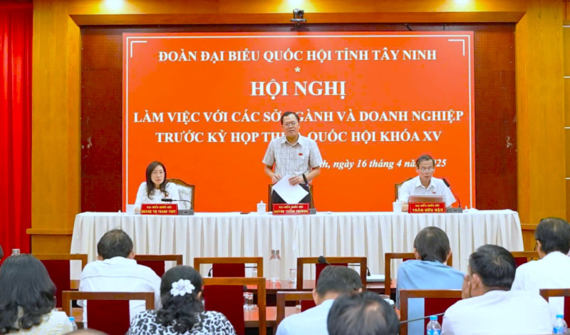 Đoàn Đại biểu Quốc hội tỉnh Tây Ninh làm việc với các sở, ngành, và doanh nghiệp trước Kỳ họp thứ 9, Quốc hội Khóa XV
