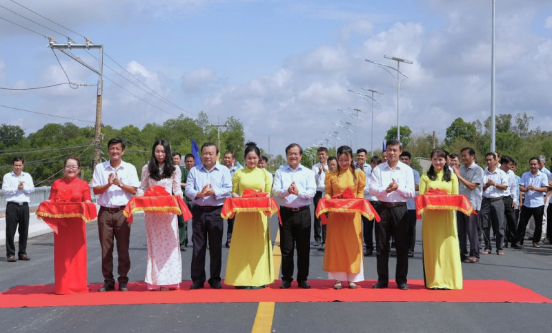 Cầu Hòa Bình: thay đổi diện mạo giao thông trên tuyến biên giới