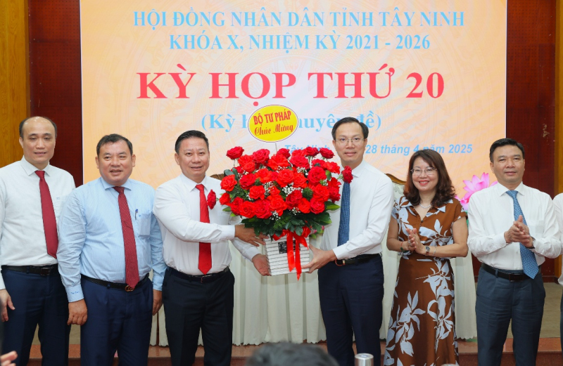 Đồng chí Đoàn Trung Kiên được bầu giữ chức vụ Phó Chủ tịch UBND tỉnh Tây Ninh, nhiệm kỳ 2021-2026