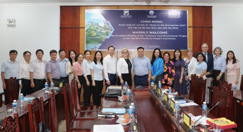 UBND tỉnh Tây Ninh làm việc cùng đoàn công tác Học viện Hành chính và Quản trị công