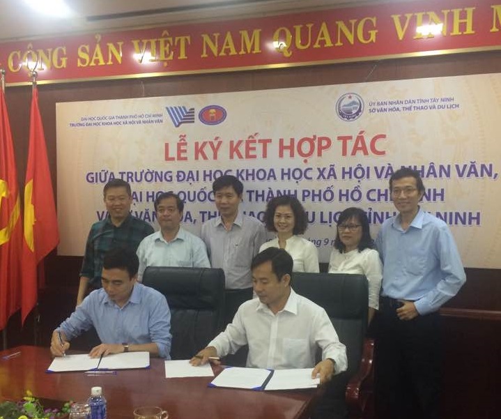 Le ky ket hop tac giua truong DH KHXHNV voi So VHTTDL.jpg