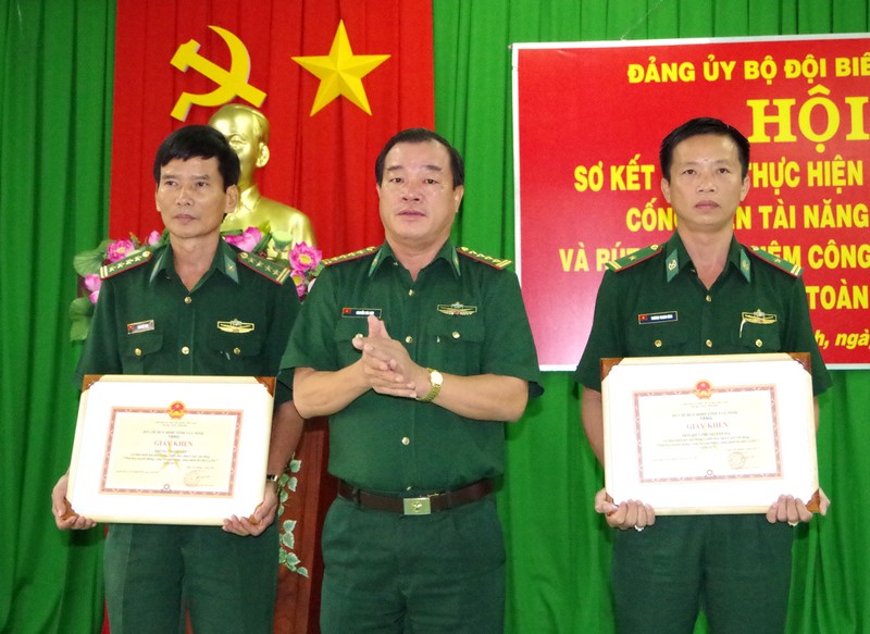 khen thuongdbp.JPG