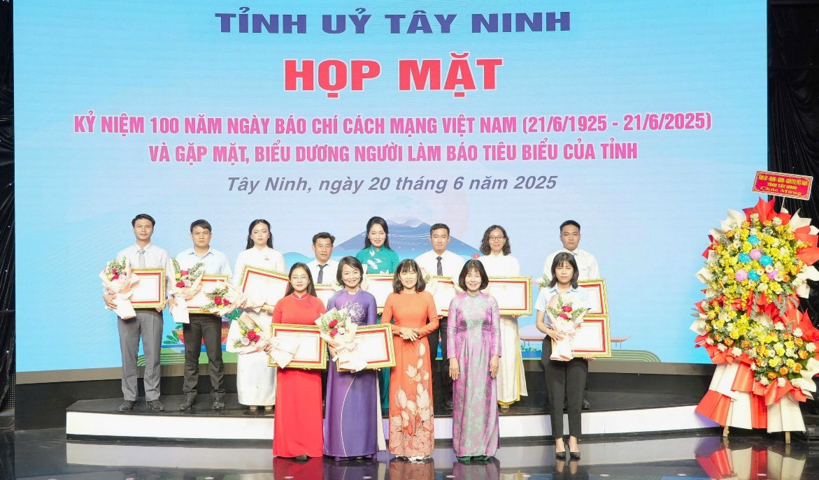 Tây Ninh: Biểu dương người làm báo tiêu biểu