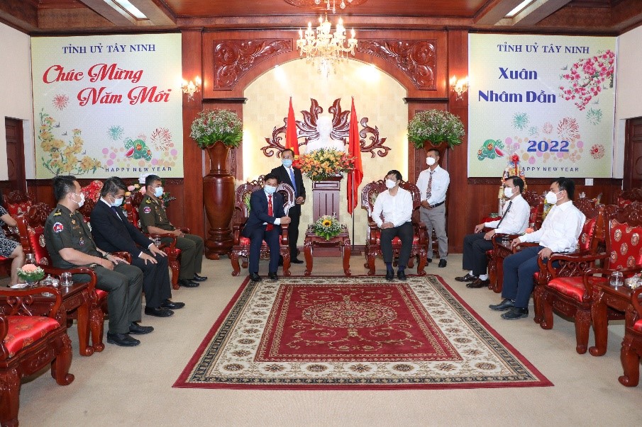 Tổng Lãnh sự quán Vương quốc Campuchia tại thành phố Hồ Chí Minh đến chào xã giao và chúc tết lãnh đạo tỉnh